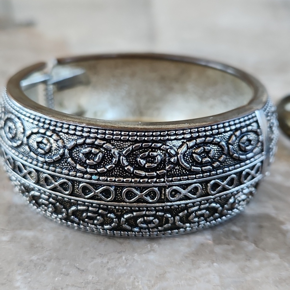 Vintage Silver and Gold Bangle Lot Of 2 - Picture 2 of 4